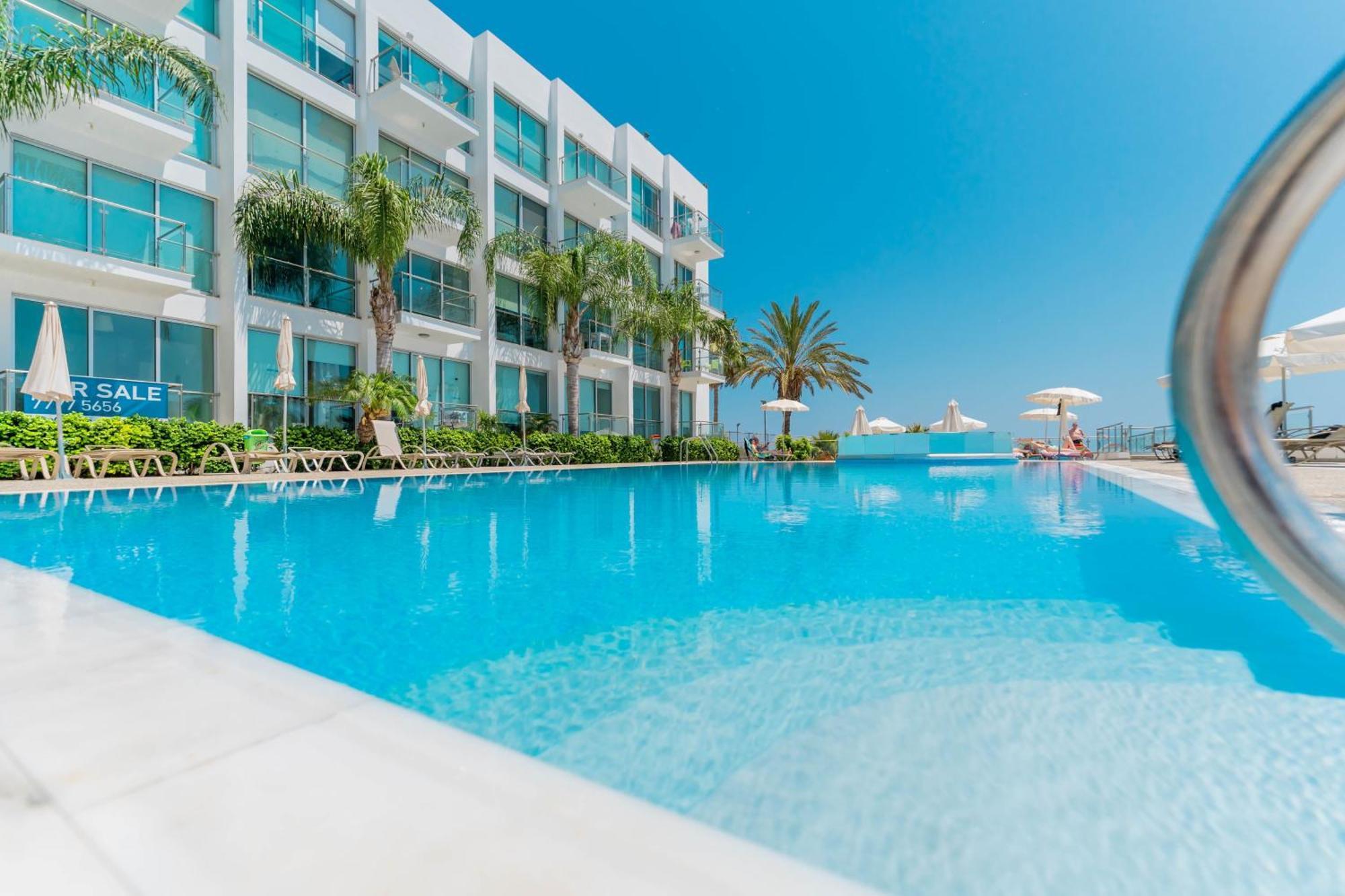 Diana - Coralli Beachfront Apartment Protaras Exterior foto